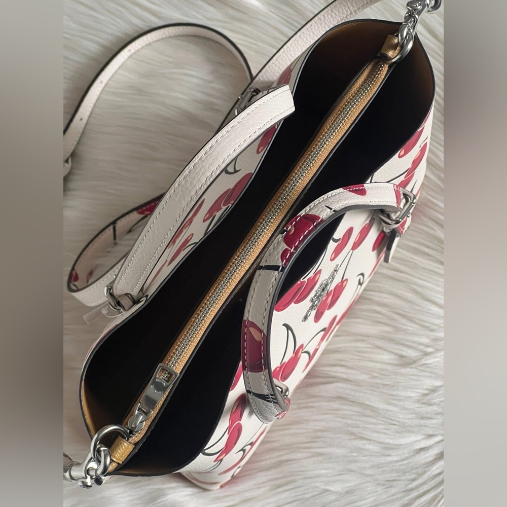 CY695 - Coach Mollie Tote Bag 25 With Cherry Print - Picture 7 of 16